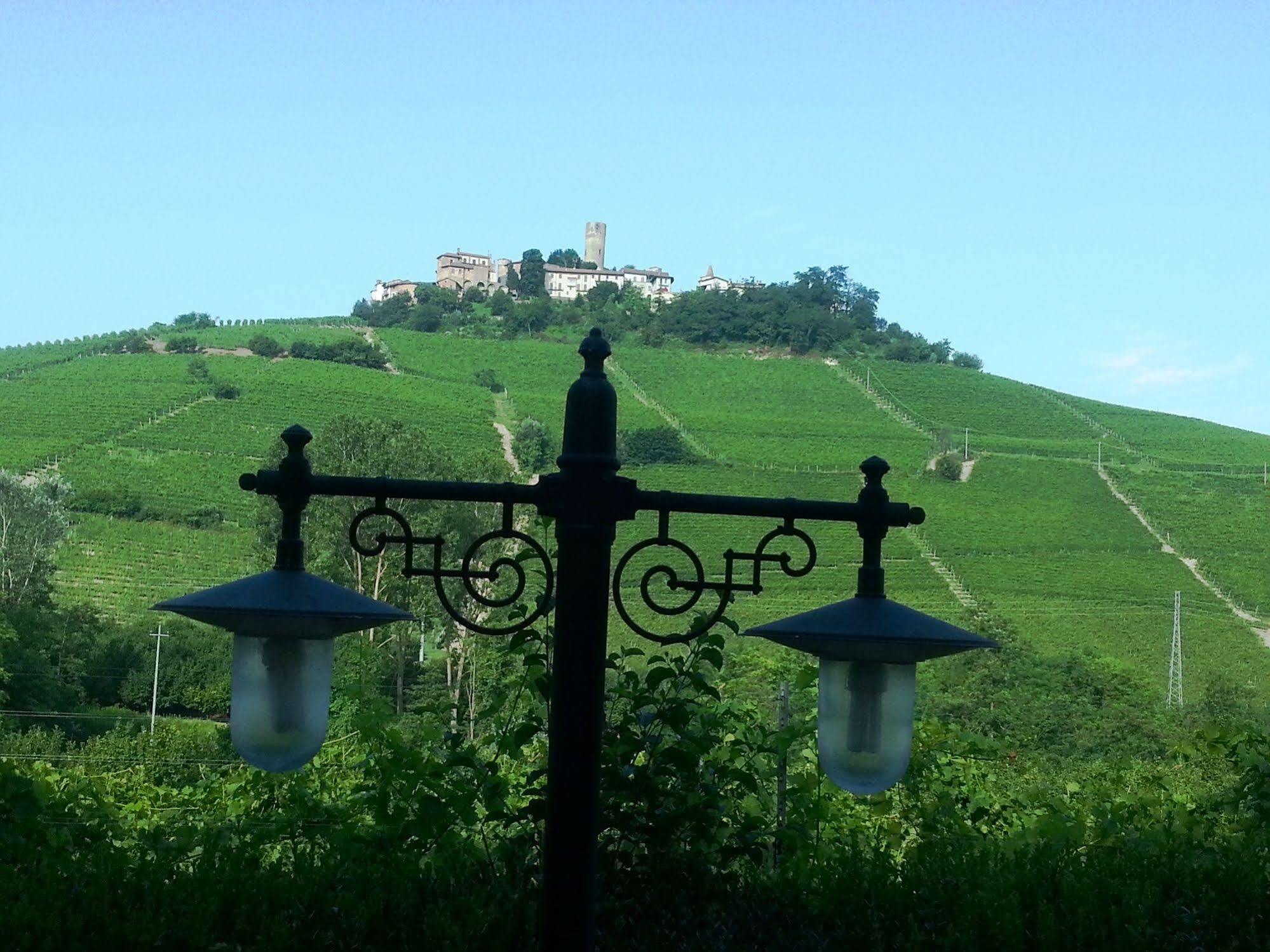 Tenuta Cappallotto Hotel Serralunga d'Alba Buitenkant foto